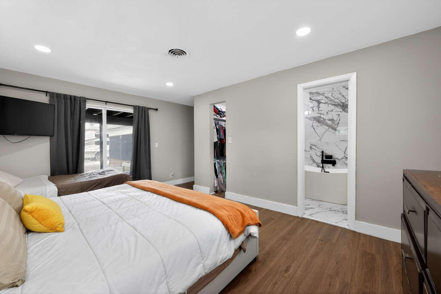 PLEASANT RIDGE - Residential