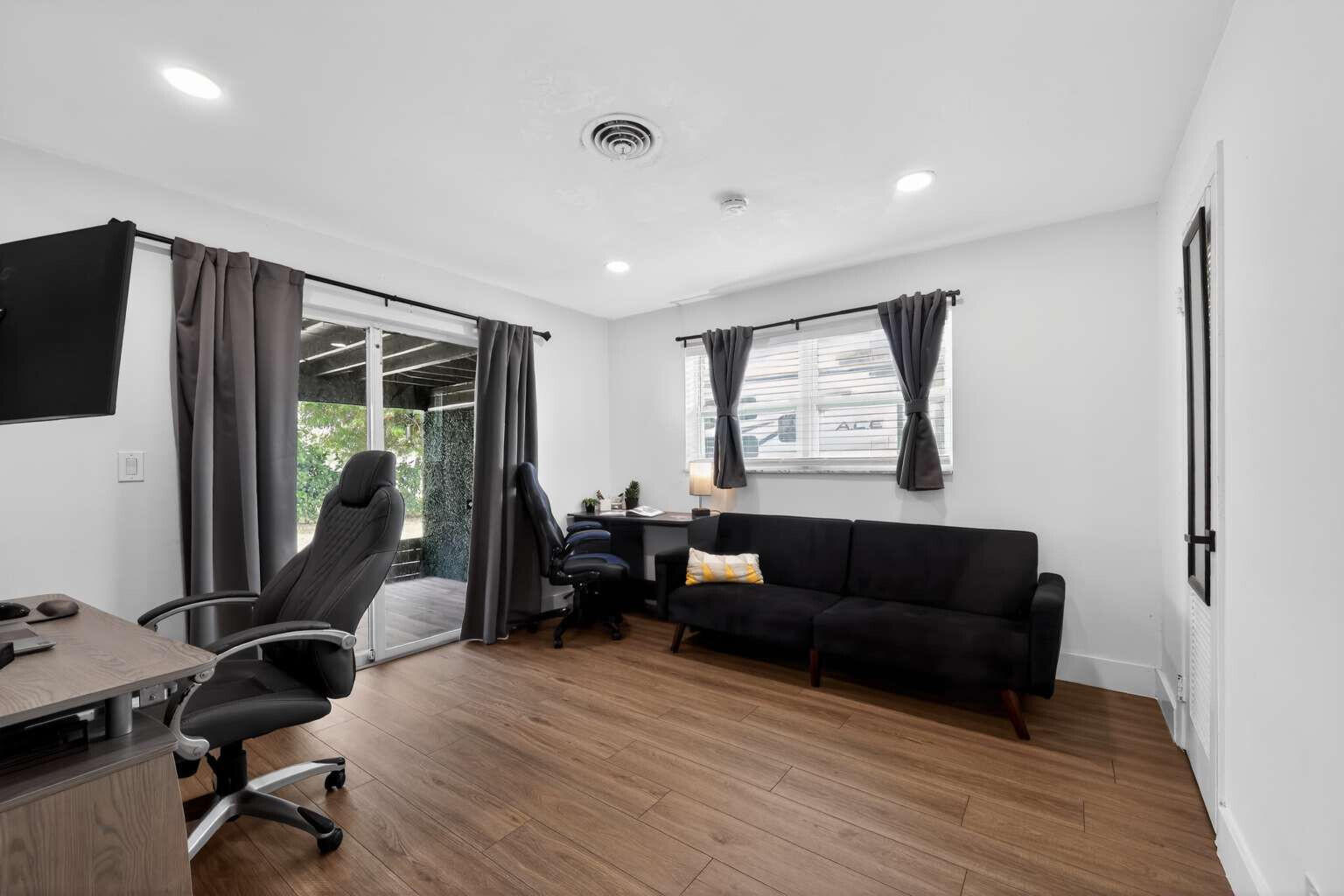 PLEASANT RIDGE - Residential