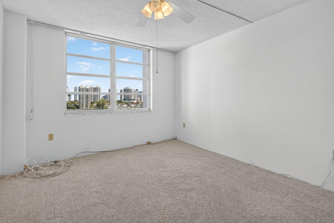 Commodore Plaza - Residential