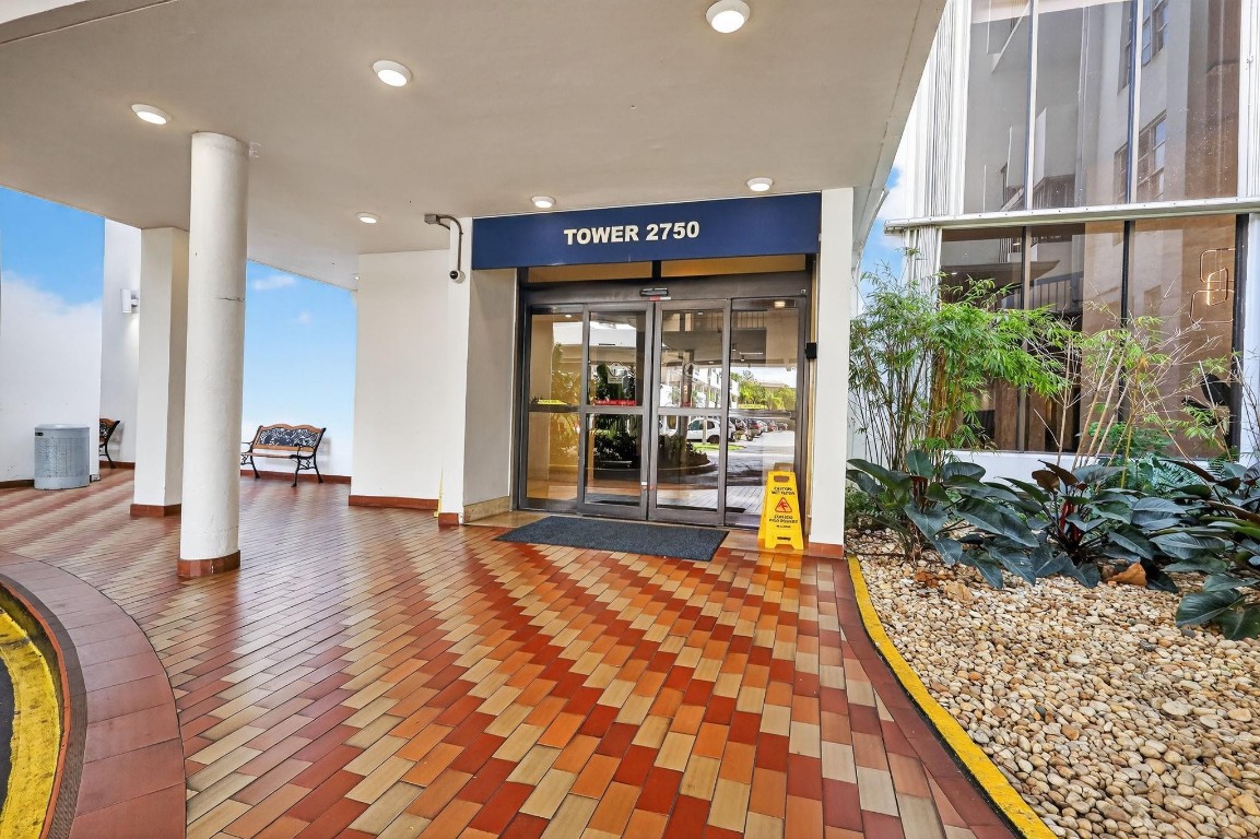 Commodore Plaza - Residential