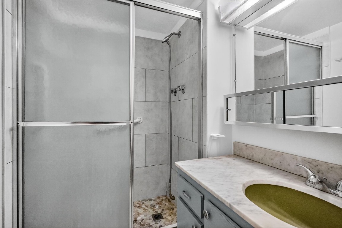 Commodore Plaza - Residential