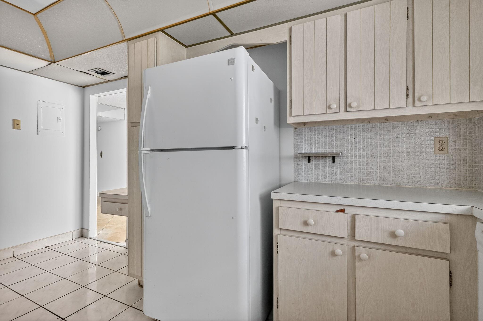 Commodore Plaza - Residential