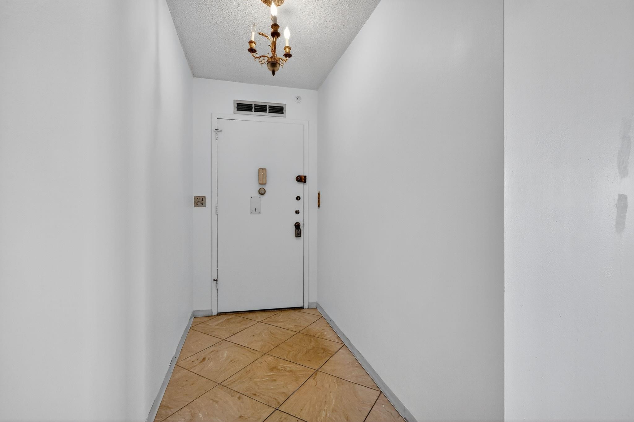 Commodore Plaza - Residential