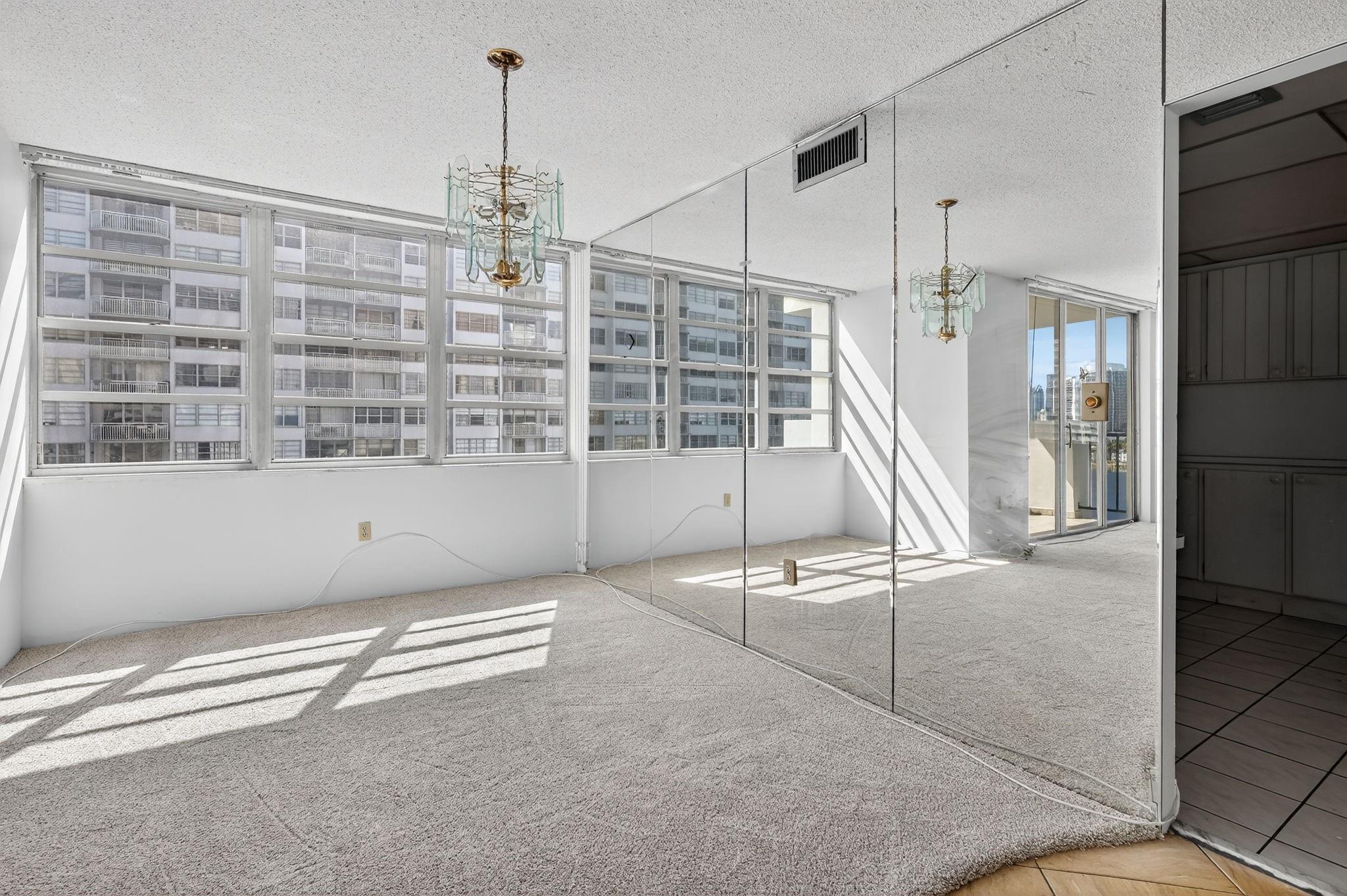 Commodore Plaza - Residential