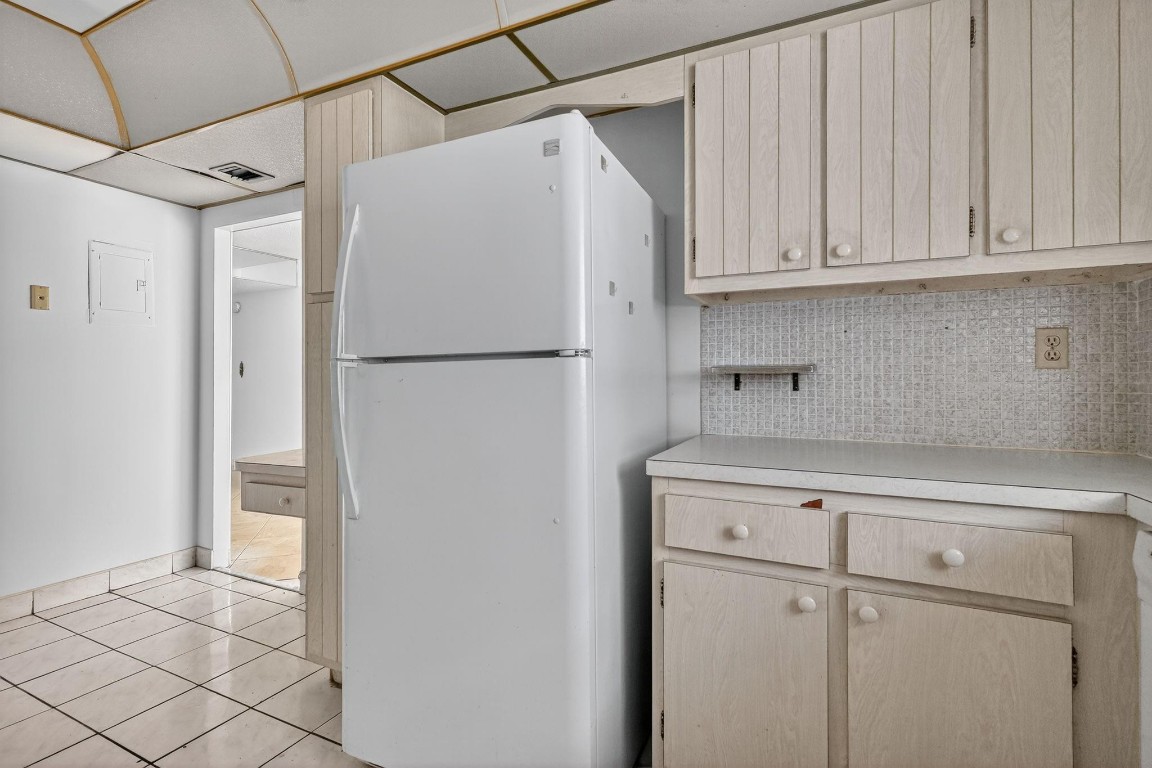 Commodore Plaza - Residential