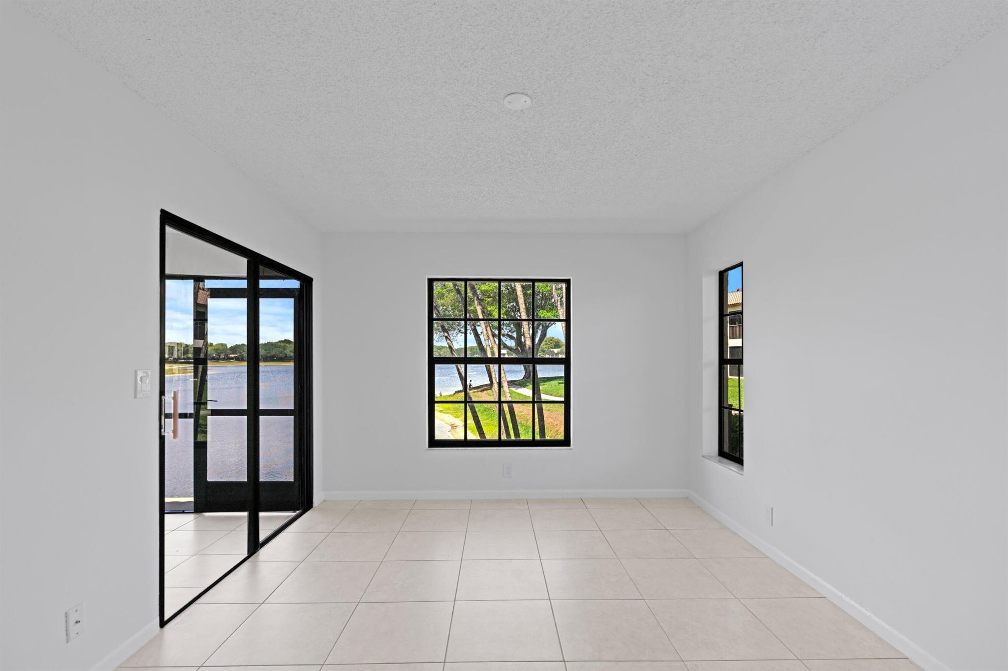 LAKE WINDWOOD CONDO - Residential