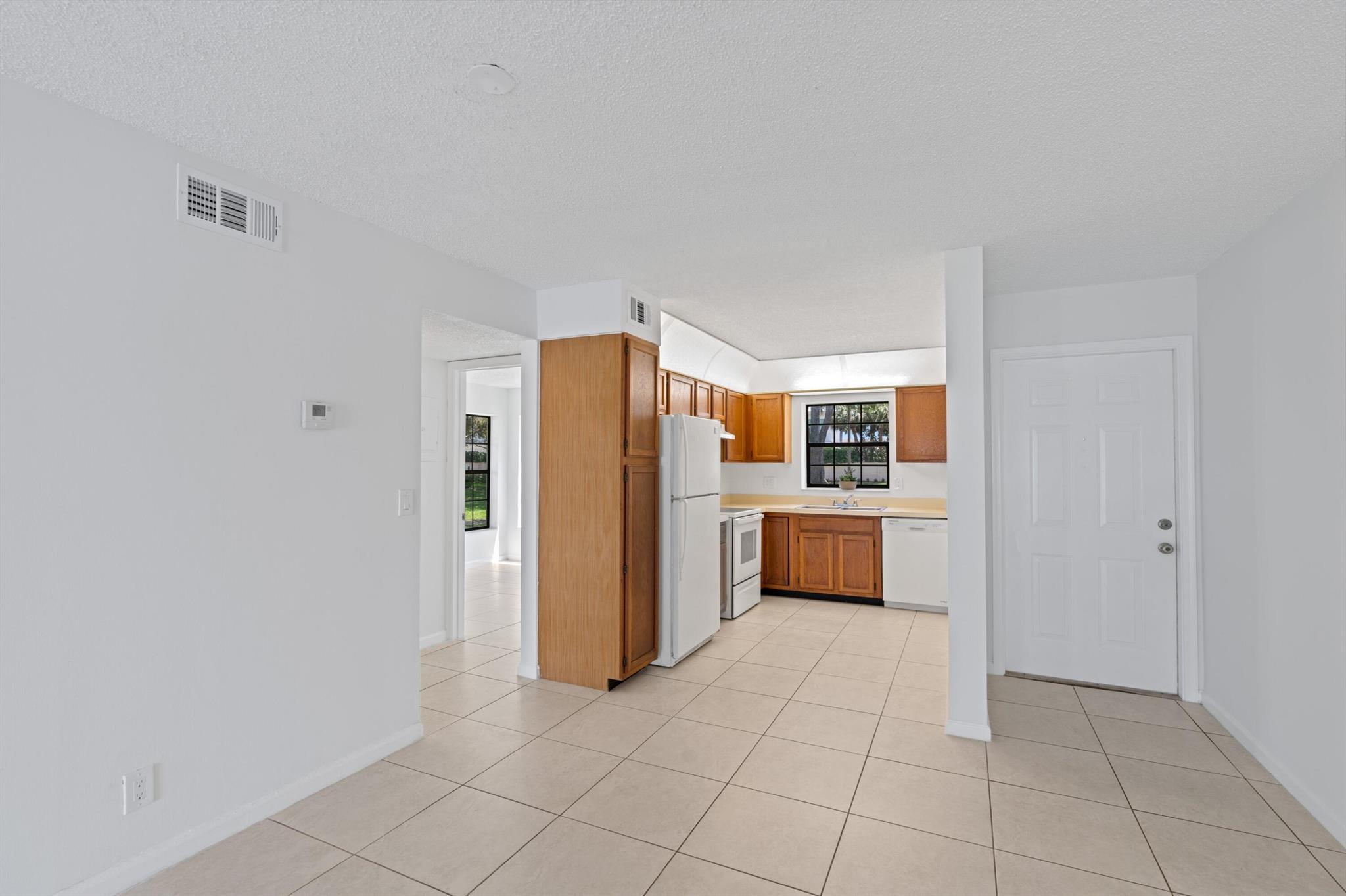 LAKE WINDWOOD CONDO - Residential