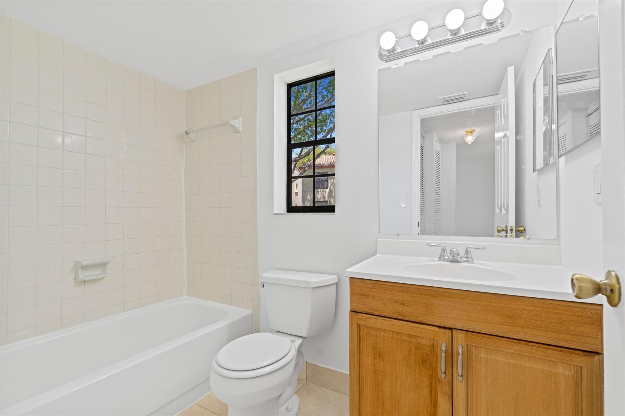 LAKE WINDWOOD CONDO - Residential