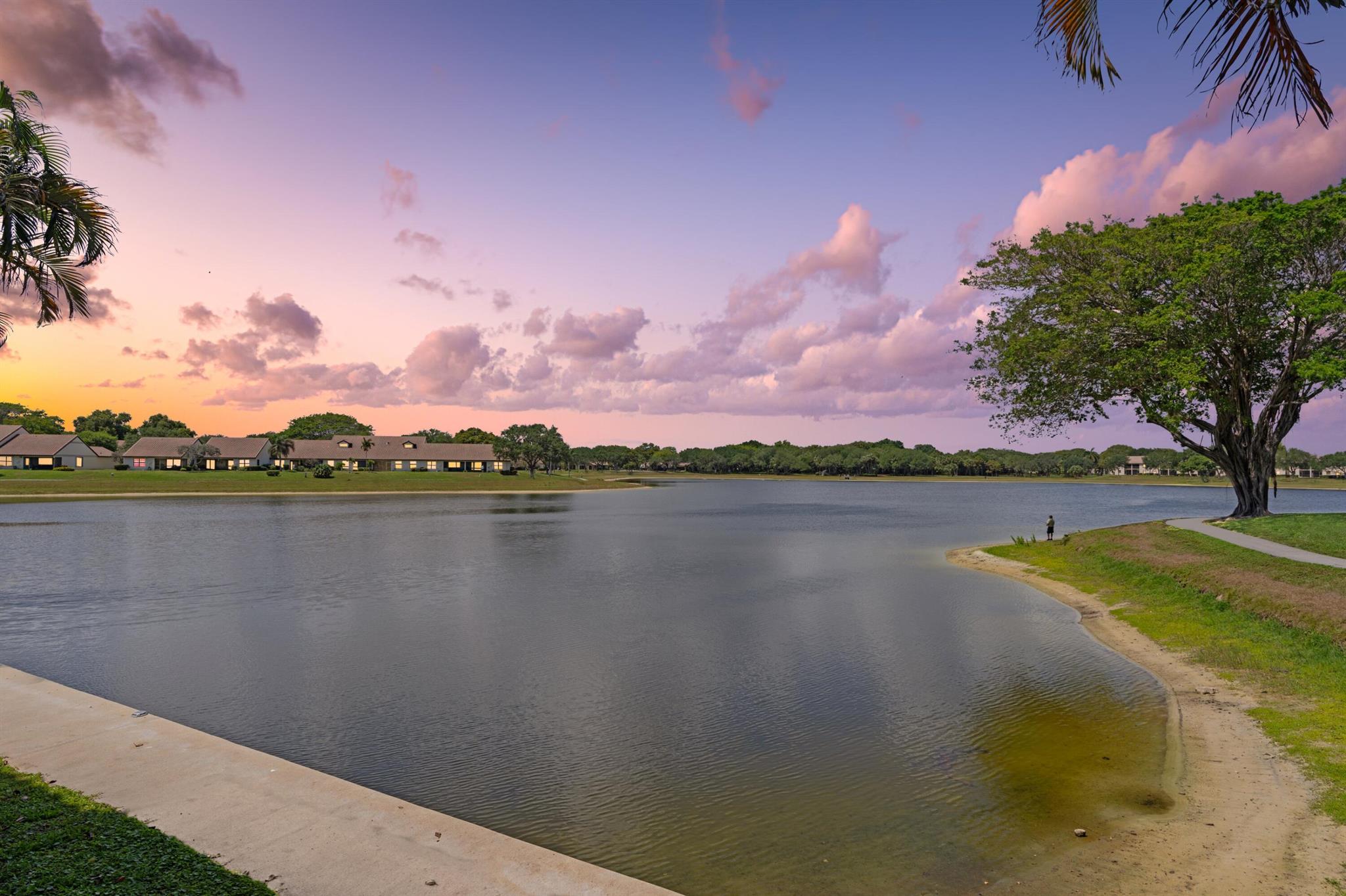 LAKE WINDWOOD CONDO - Residential