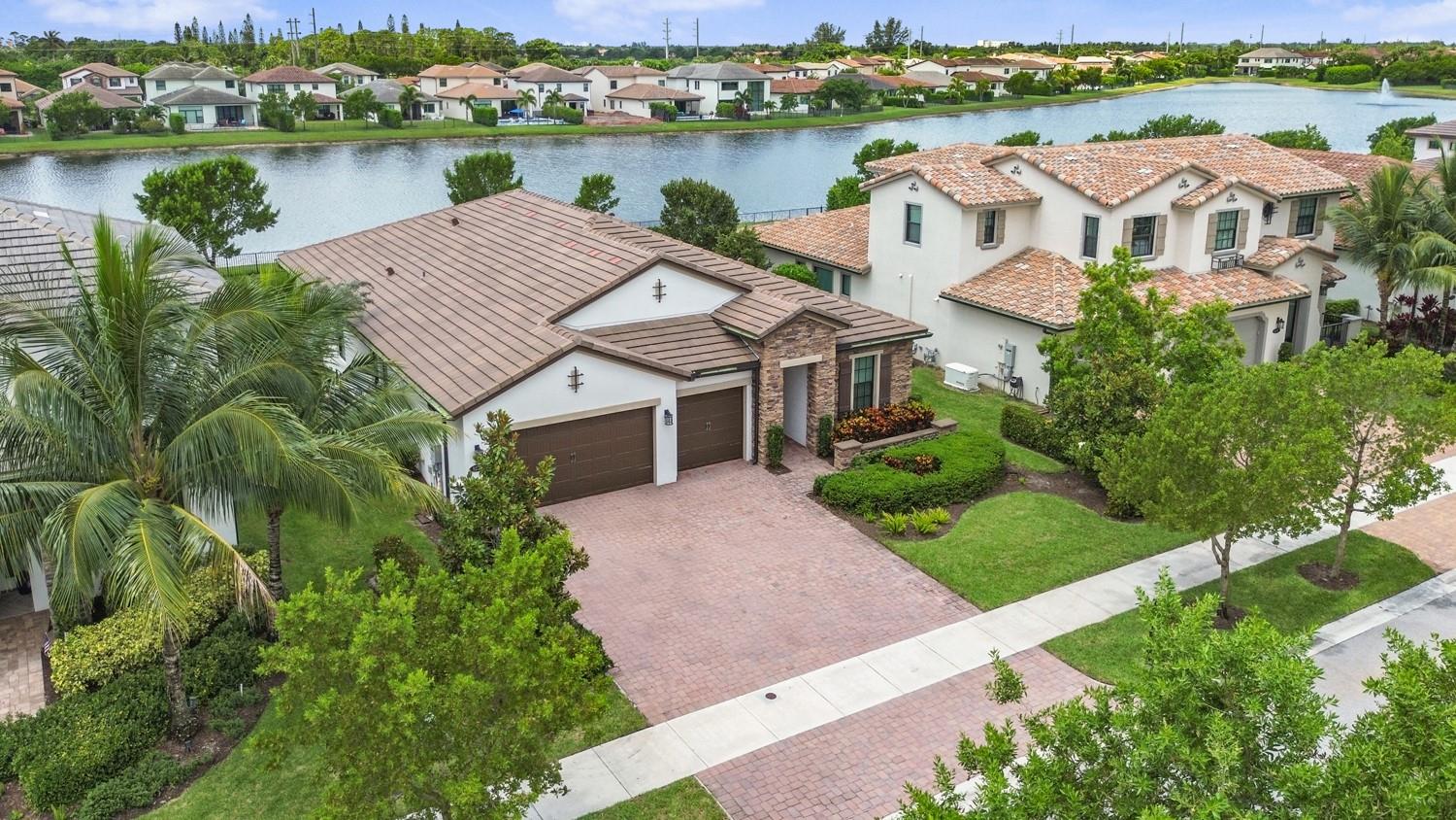PALM MEADOWS ESTATES - Residential
