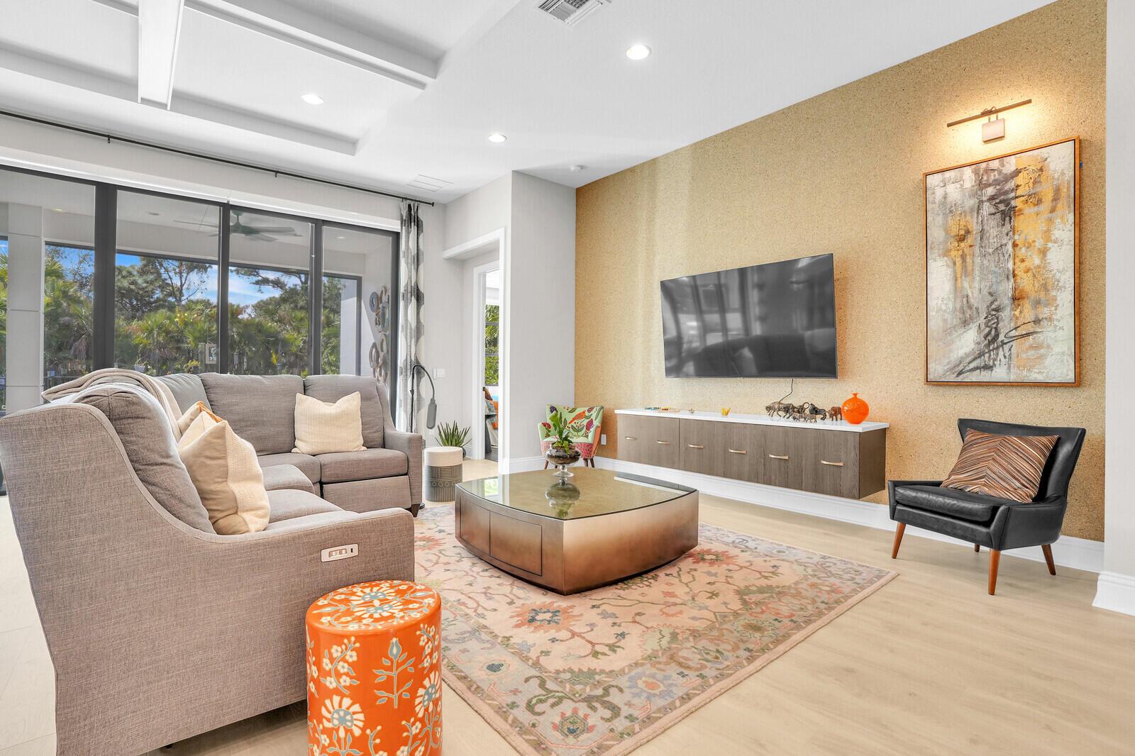 ALTON NEIGHBORHOOD - Residential Lease