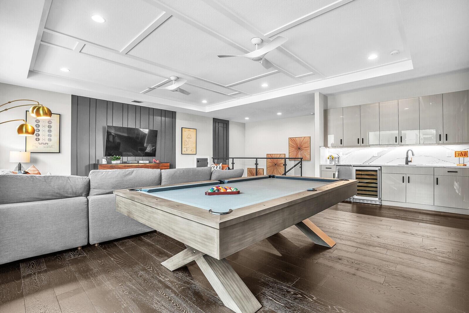 ALTON NEIGHBORHOOD - Residential Lease