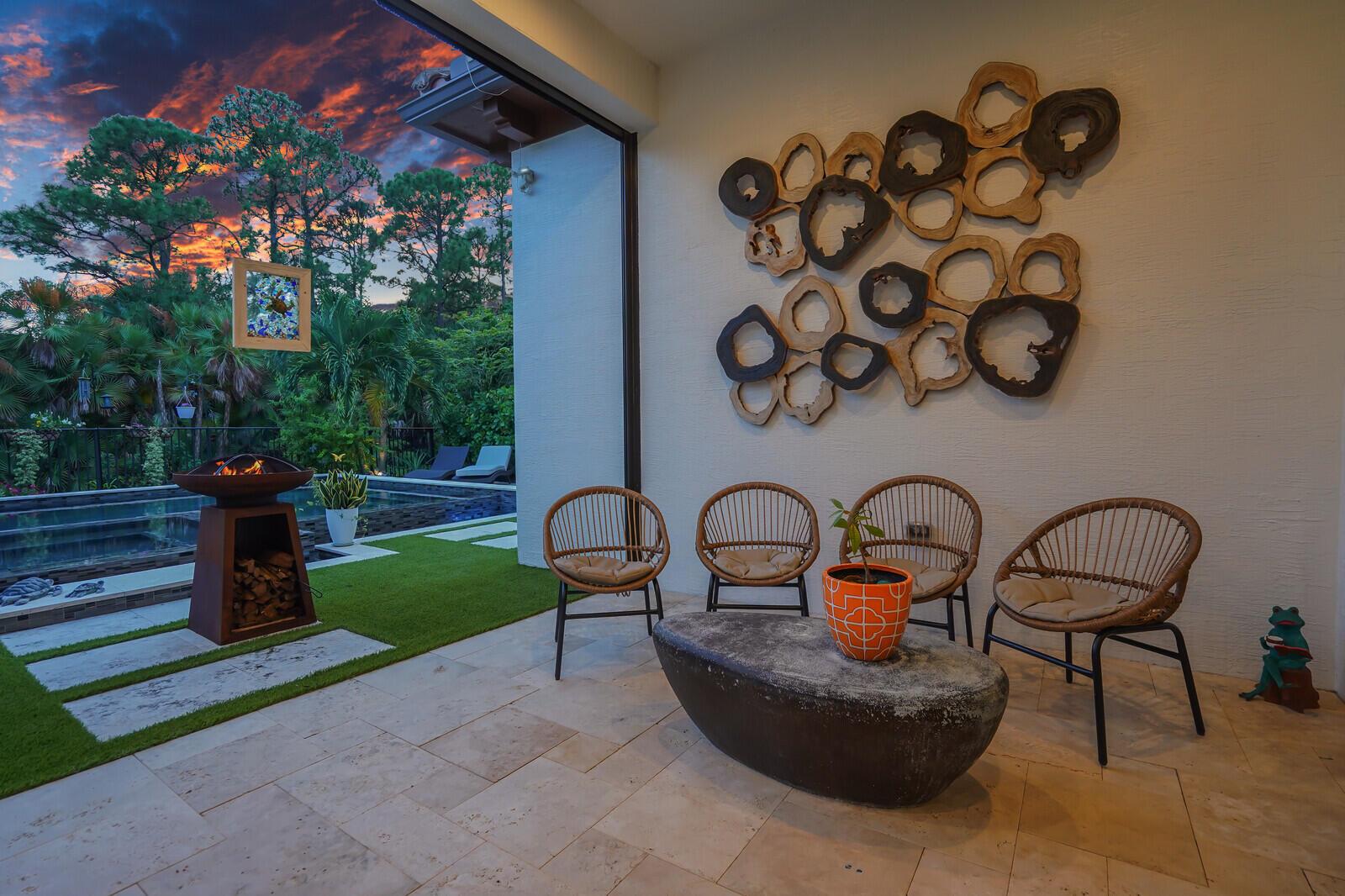 ALTON NEIGHBORHOOD - Residential Lease