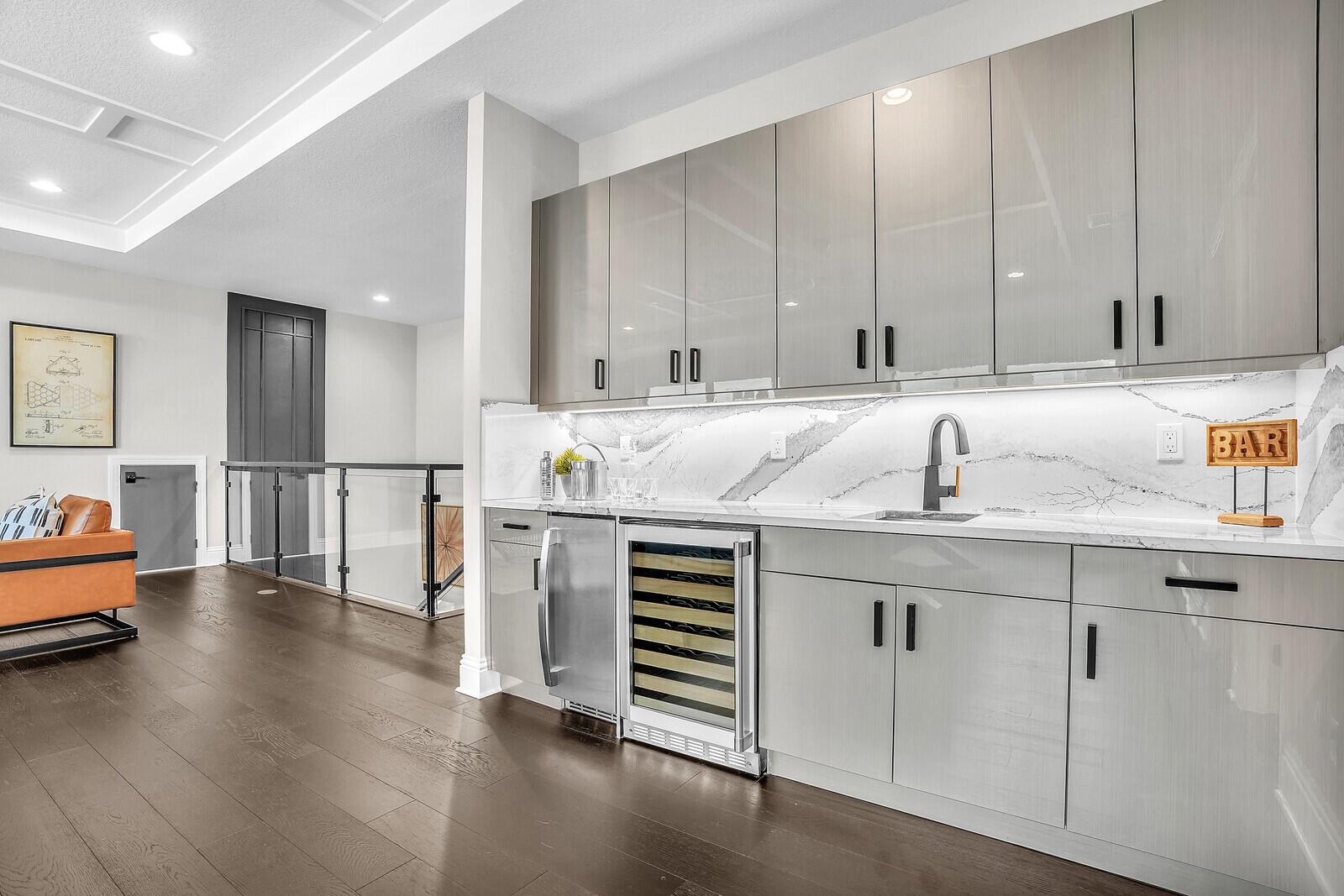 ALTON NEIGHBORHOOD - Residential Lease