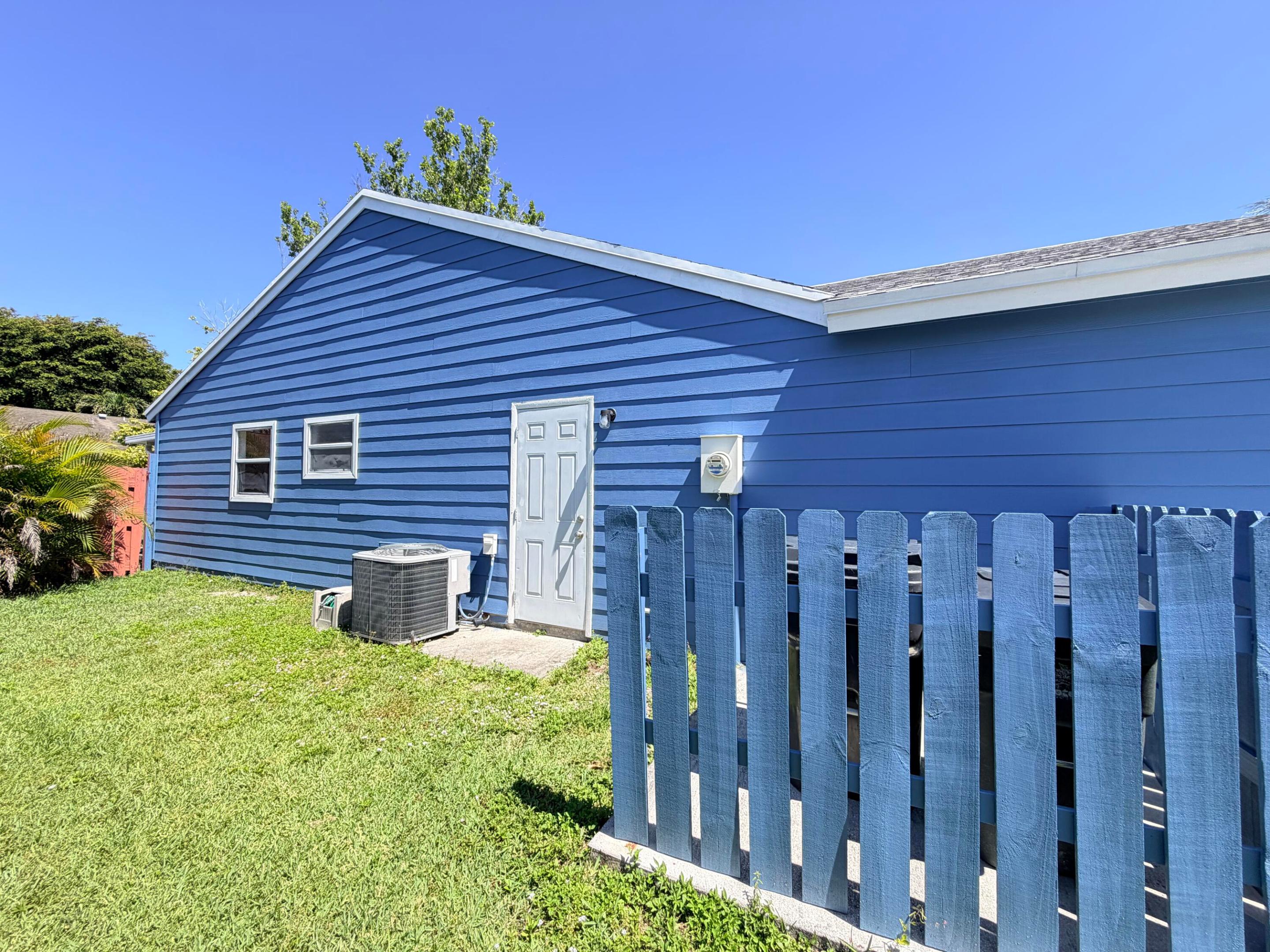 5271 Harwood Lane