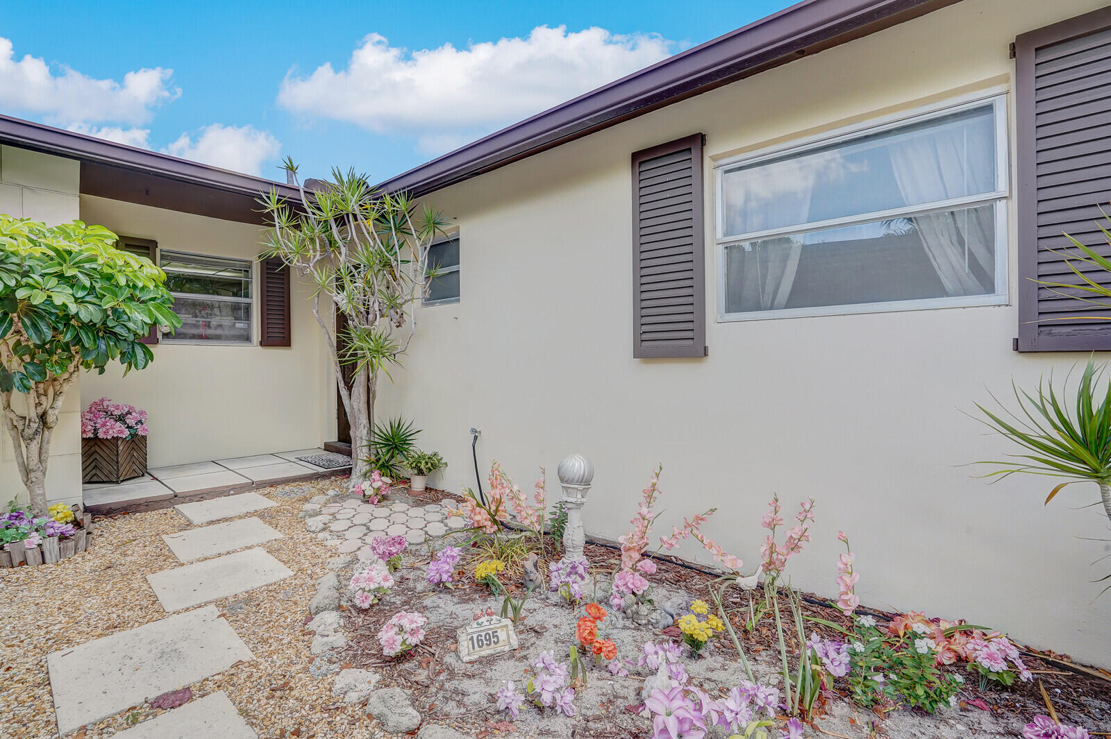 1695 Roy Drive