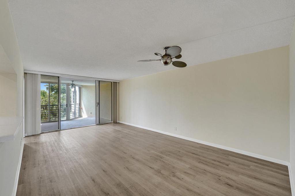 9510 Seagrape Dr 301