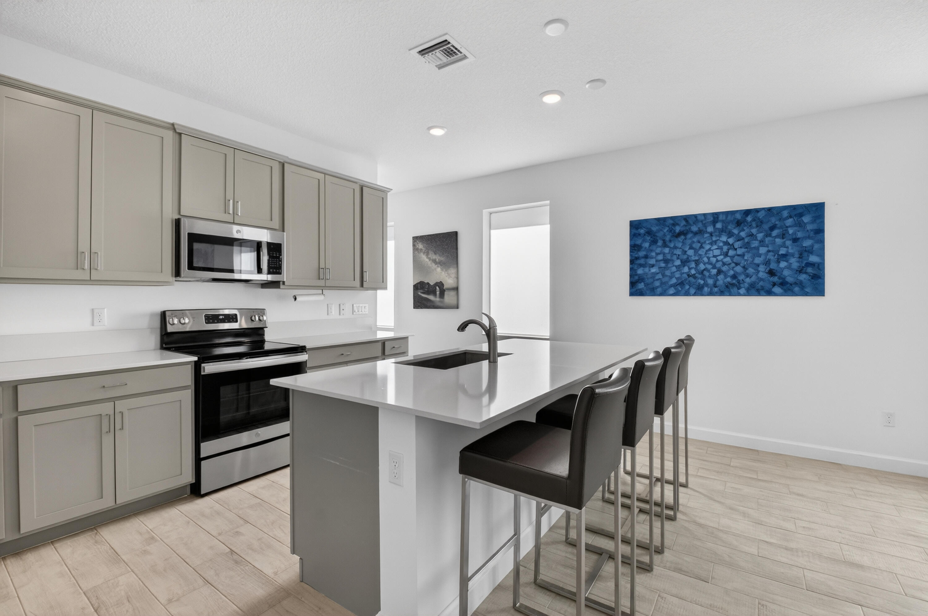 AVALON TRAILS AT VILLAGES OF ORIOLE PUD - Residential