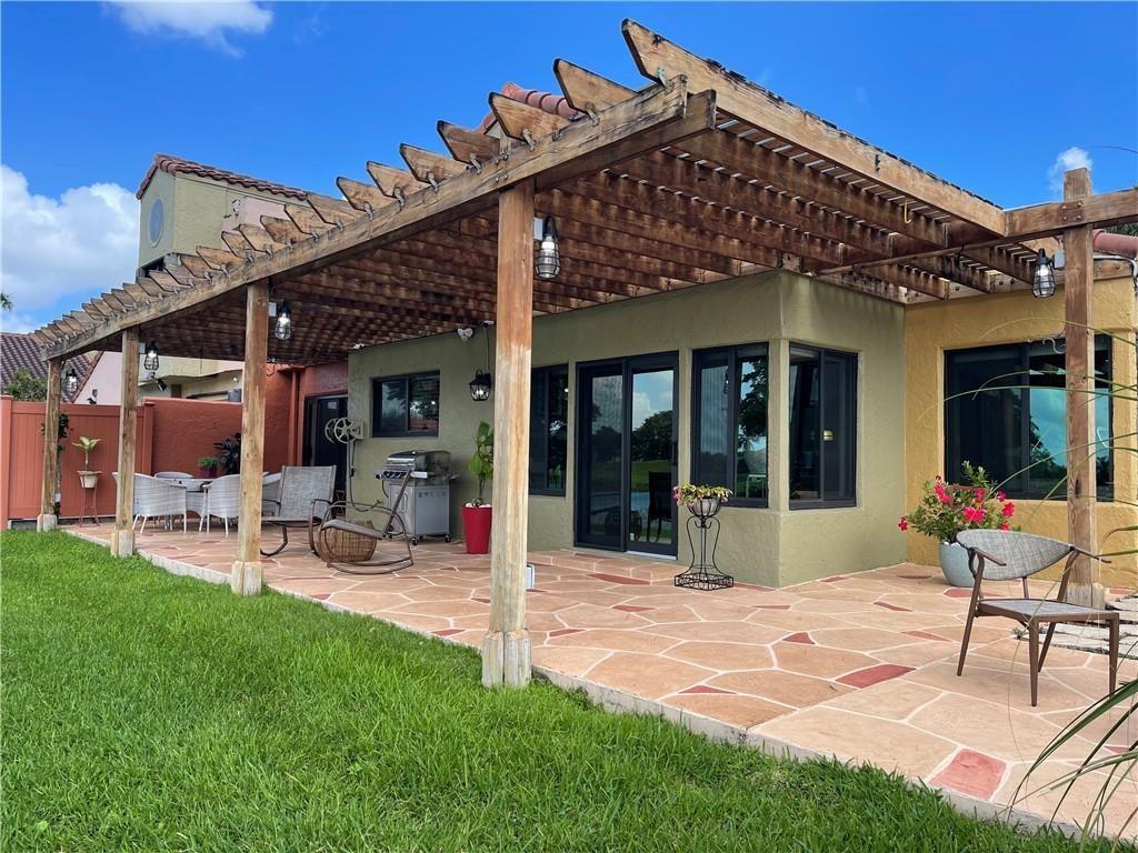 1237 SW 87th Ter