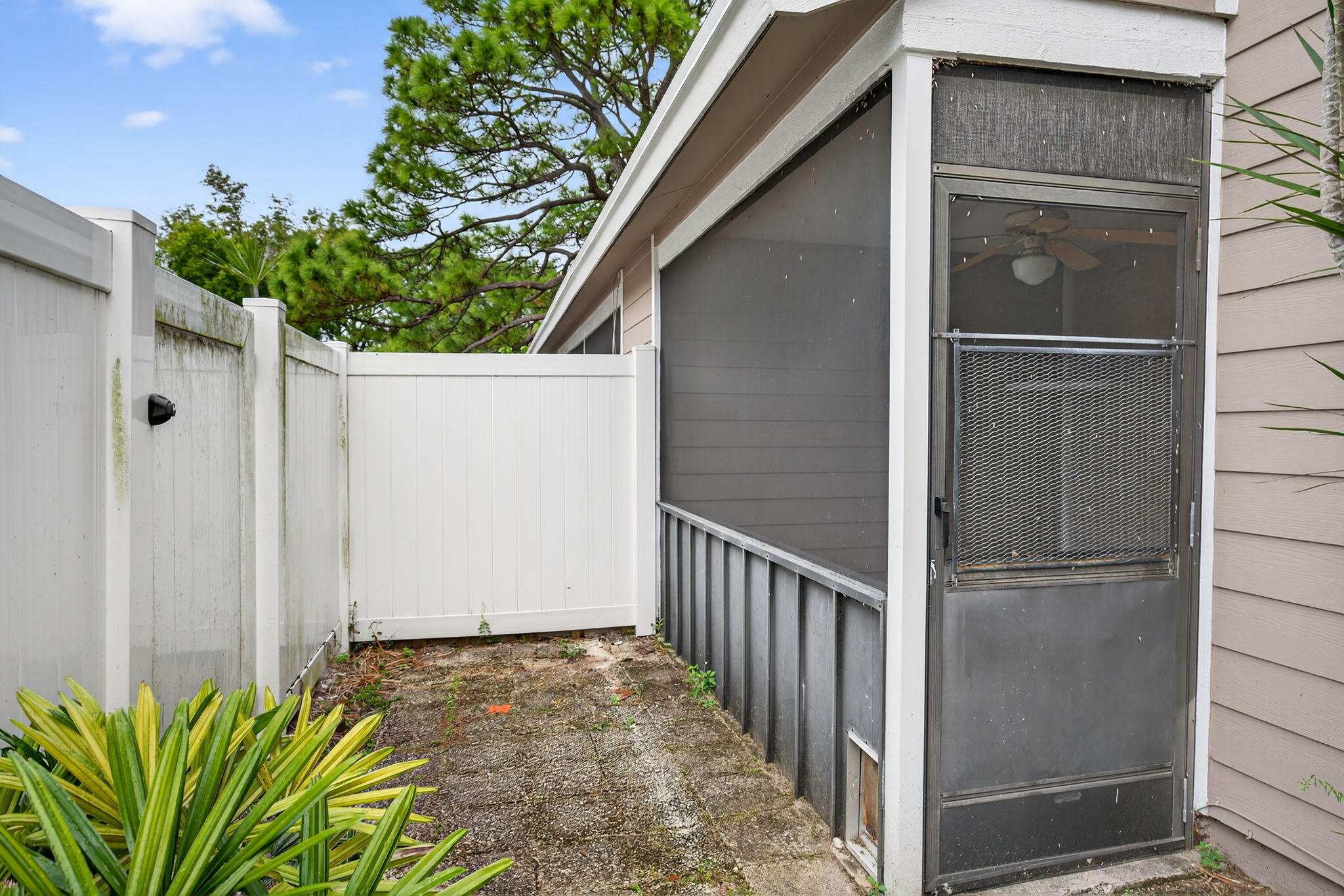 JUPITER VILLAGE TOWNHOMES - Residential