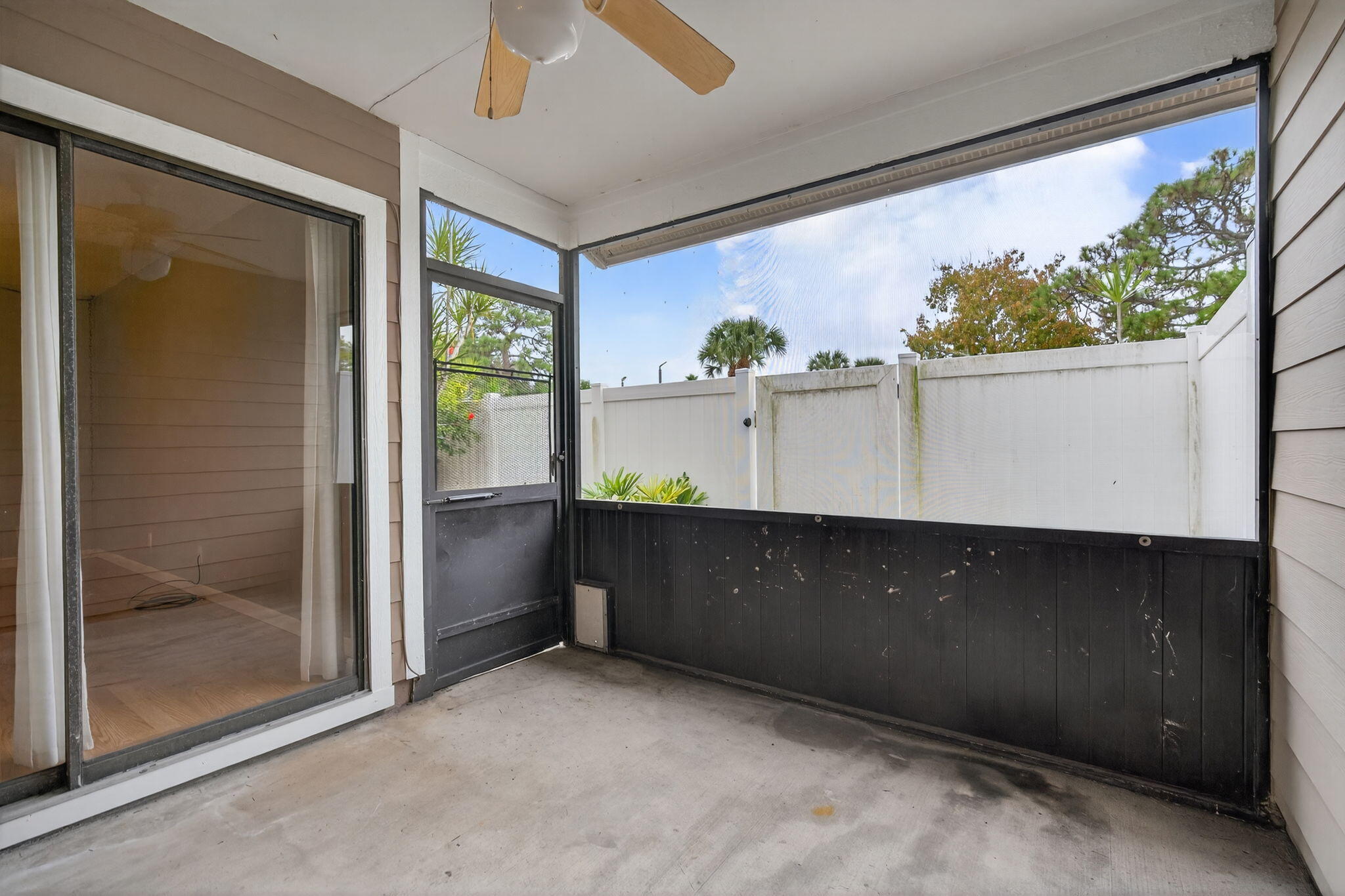 JUPITER VILLAGE TOWNHOMES - Residential