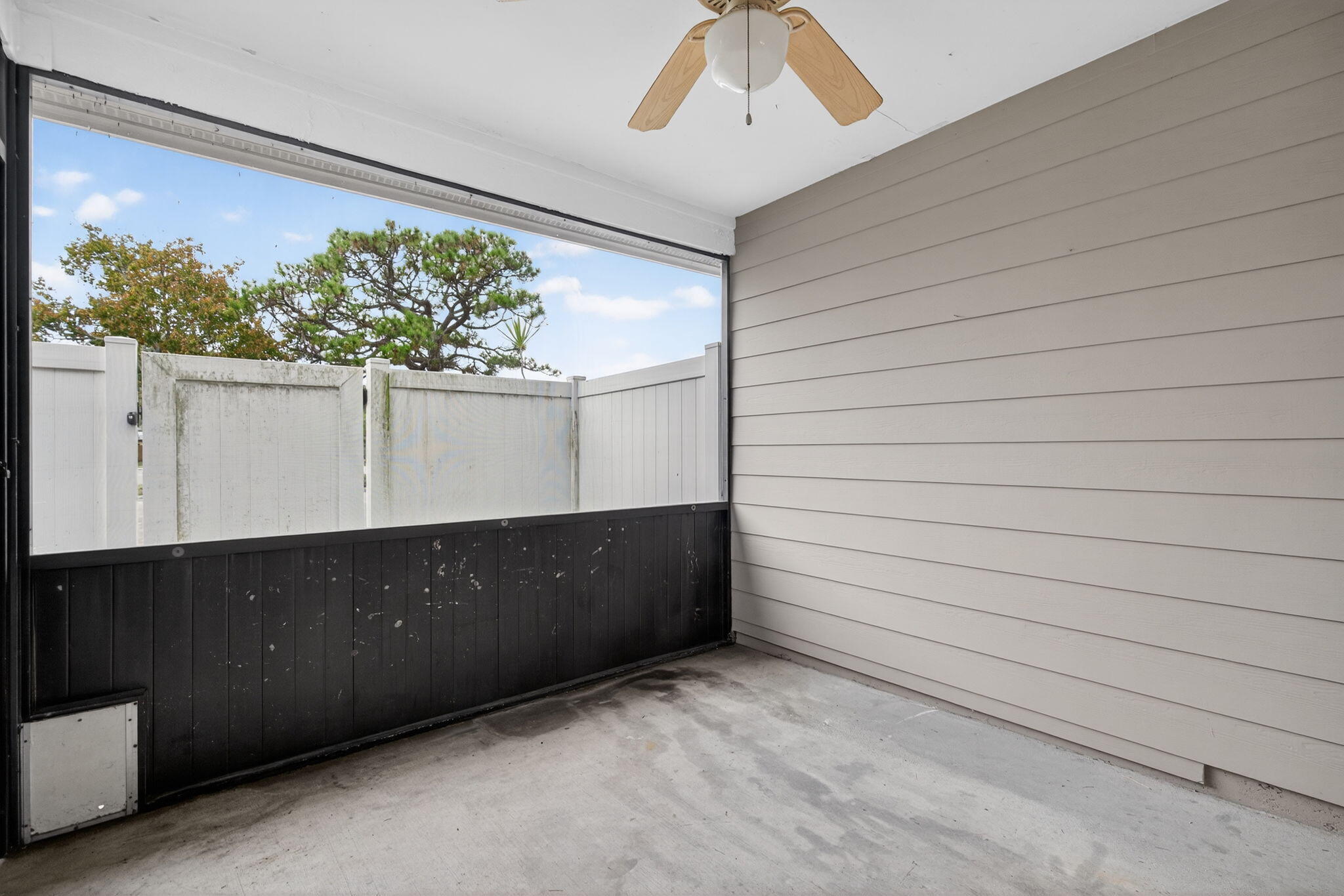 JUPITER VILLAGE TOWNHOMES - Residential