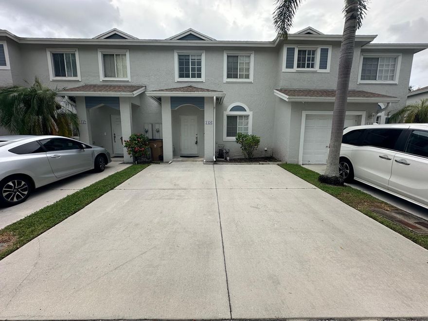 Beautiful two-story home located in a gated community with 24-hour security and two private parking spaces. Prime location close to the beach, shopping, and major attractions.
This modern townhome features a gourmet kitchen, stylish bathrooms, and spacious living areas.
Enjoy resort-style amenities including two clubhouses, two pools, a gym, pickleball courts, BBQ area, spa, and hot tub.