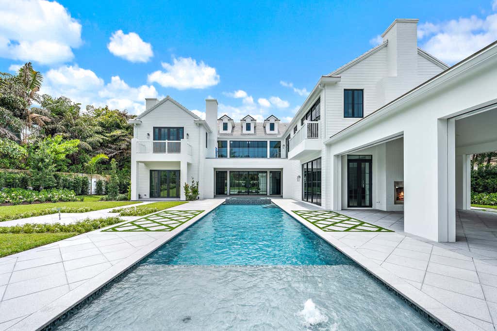 Photo of 467 MARINER Drive, Jupiter, FL 33477 (MLS # B26053005)