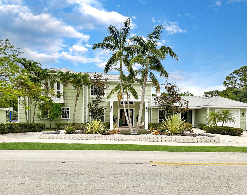 Photo of 19067 SE County Line Road, Jupiter, FL 33469 (MLS # R11030956)