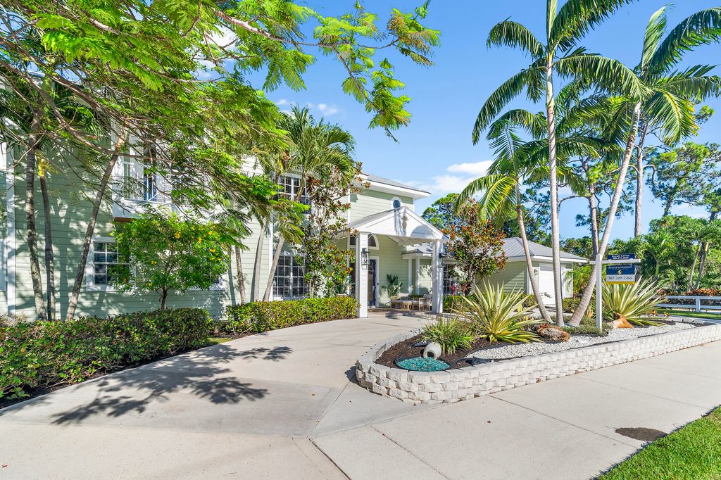 Photo of 19067 SE County Line Road, Jupiter, FL 33469 (MLS # R11030956)