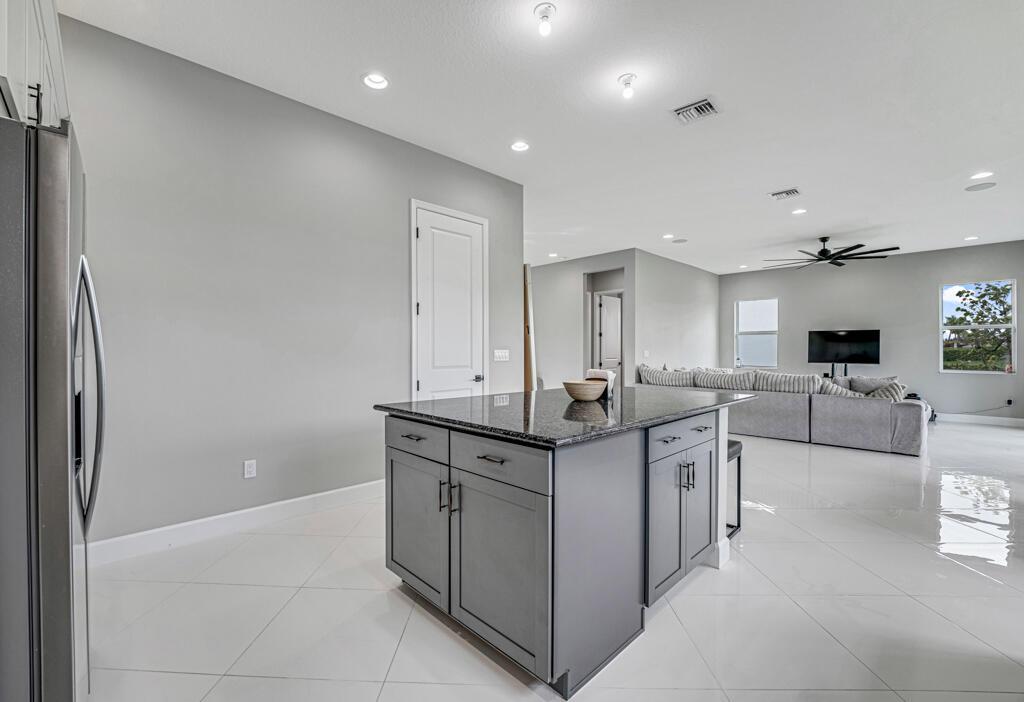 ORCHARDS OF WESTLAKE PHAS - Residential Lease