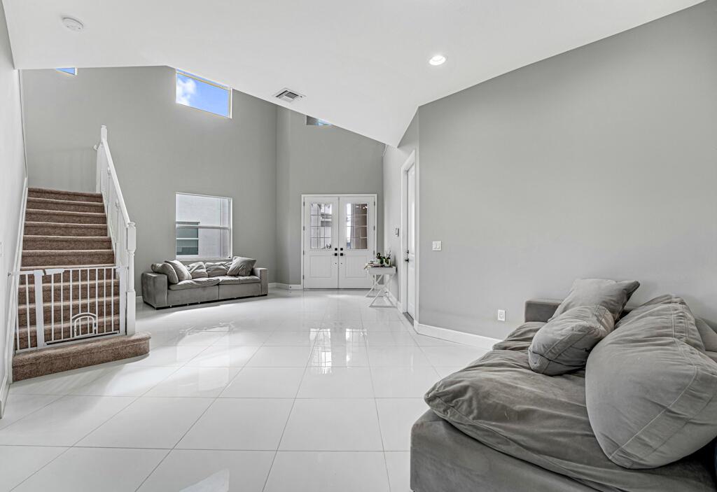 ORCHARDS OF WESTLAKE PHAS - Residential Lease