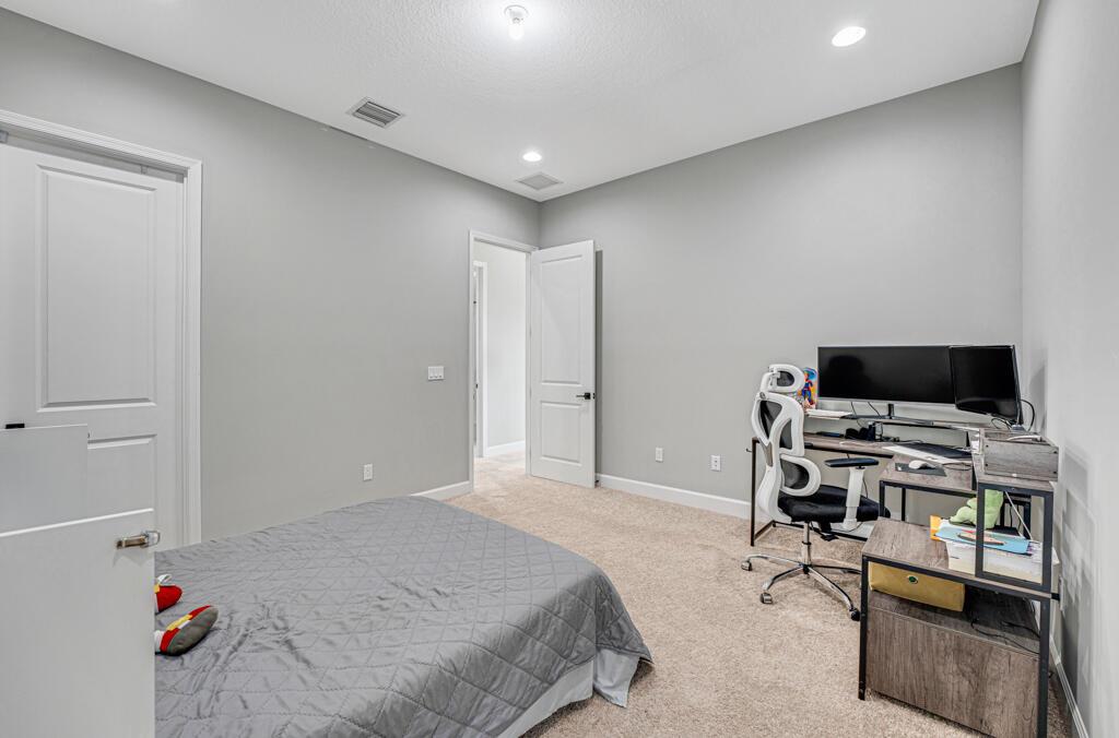 ORCHARDS OF WESTLAKE PHAS - Residential Lease