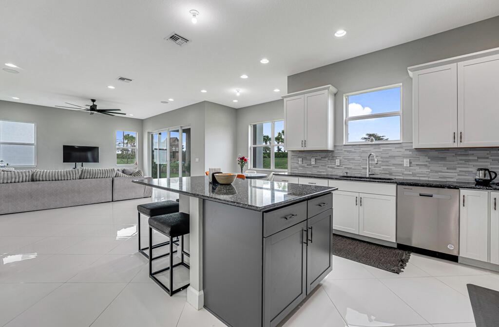 ORCHARDS OF WESTLAKE PHAS - Residential Lease