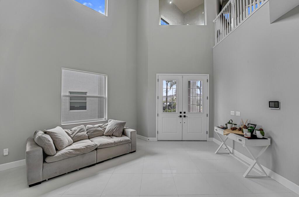 ORCHARDS OF WESTLAKE PHAS - Residential Lease