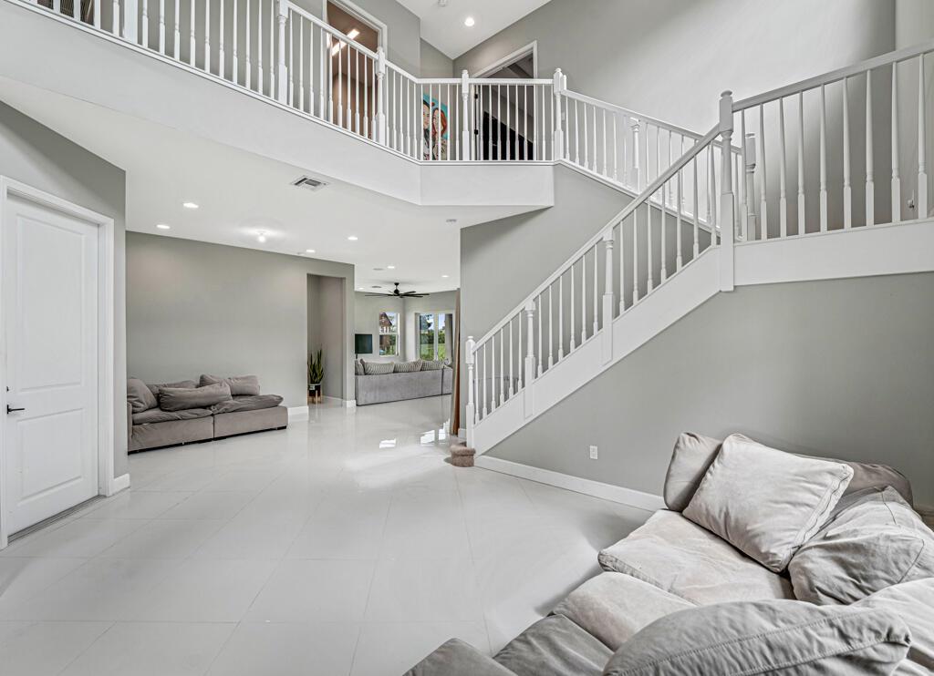 ORCHARDS OF WESTLAKE PHAS - Residential Lease