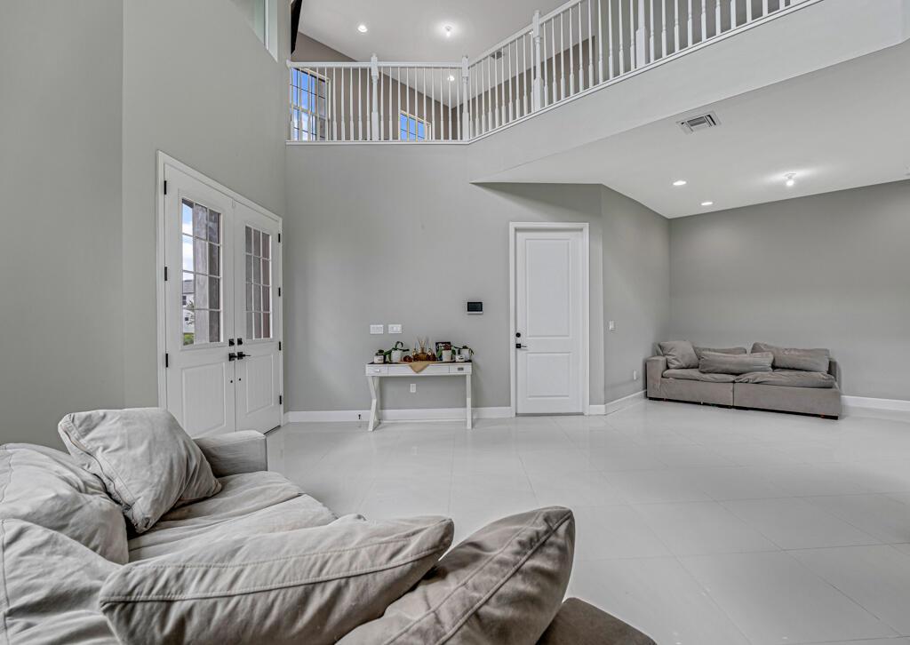 ORCHARDS OF WESTLAKE PHAS - Residential Lease