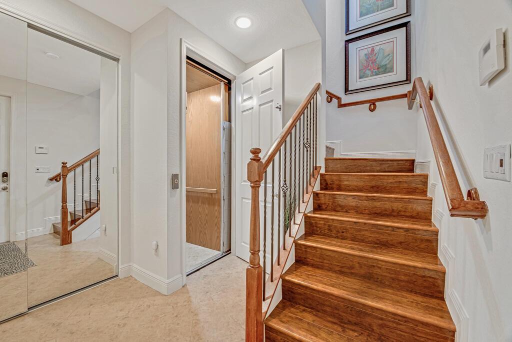 BAYWINDS / WINDJAMMER COV - Residential