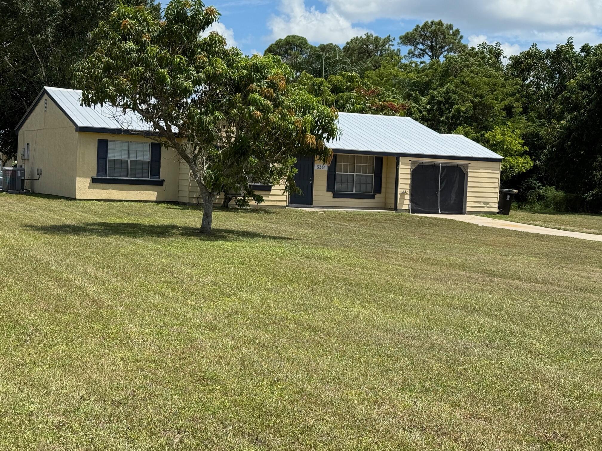Freshly renovated 4 bedroom 2 baths home located in Parks Edge. Stainless steel applicances. Brand new range and microwave. Tile floor throughout. Community pool, clubhouse and tennis courts.