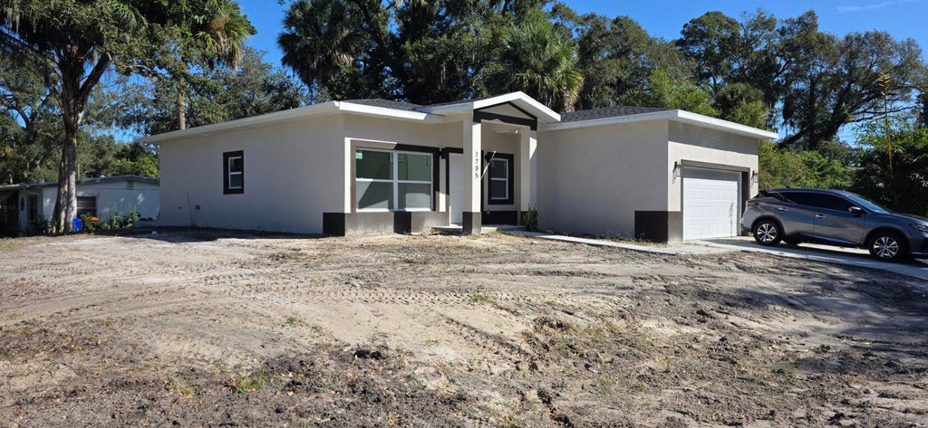 Photo of 1705 45TH Avenue, Vero Beach, FL 32966 (MLS # B26092146)