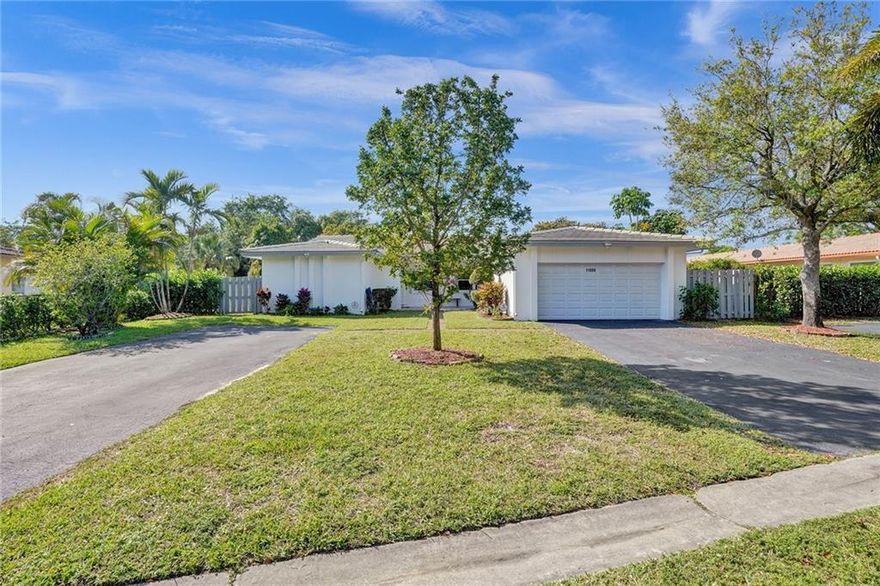 Amazing investment opportunity w/potential for great ROI**DUPLEX WITH 3/2 & 2/2 units on LARGE LOT.
**NEWER AC UNITS; UPDATED KITCHENS; STAINLESS STEEL APPLIANCES; ALL HURRICANE IMPACT WINDOWS; NEW ELECTRICAL INTERIOR PANELS; 2016 FLAT ROOF; 3/2 has MARBLE TILE & LAMINATE FLOORS & 2/2 has PORCELAIN TILE FLOORS**Units have SEPARATE driveways, laundry, screened patios & electric & water meters. SPACIOUS FENCED BACKYARD w/plenty of fruit trees & room for a pool. INSULATED GARAGE DOOR WAS REPLACED in 2015**NO HOA & CONVENIENTLY LOCATED***Property is NOT tenant occupied.