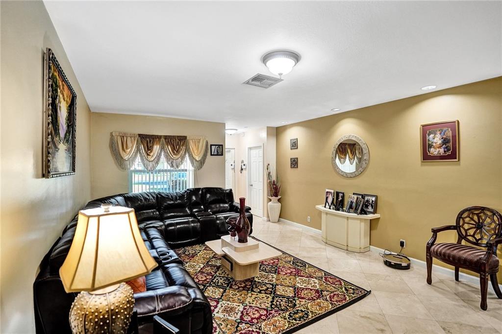 The Windings 70-44 B - Residential Income