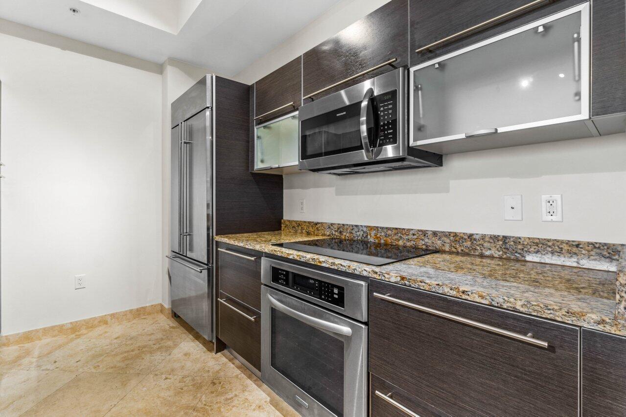 CITYPLACE SOUTH TOWER CONDO - Residential