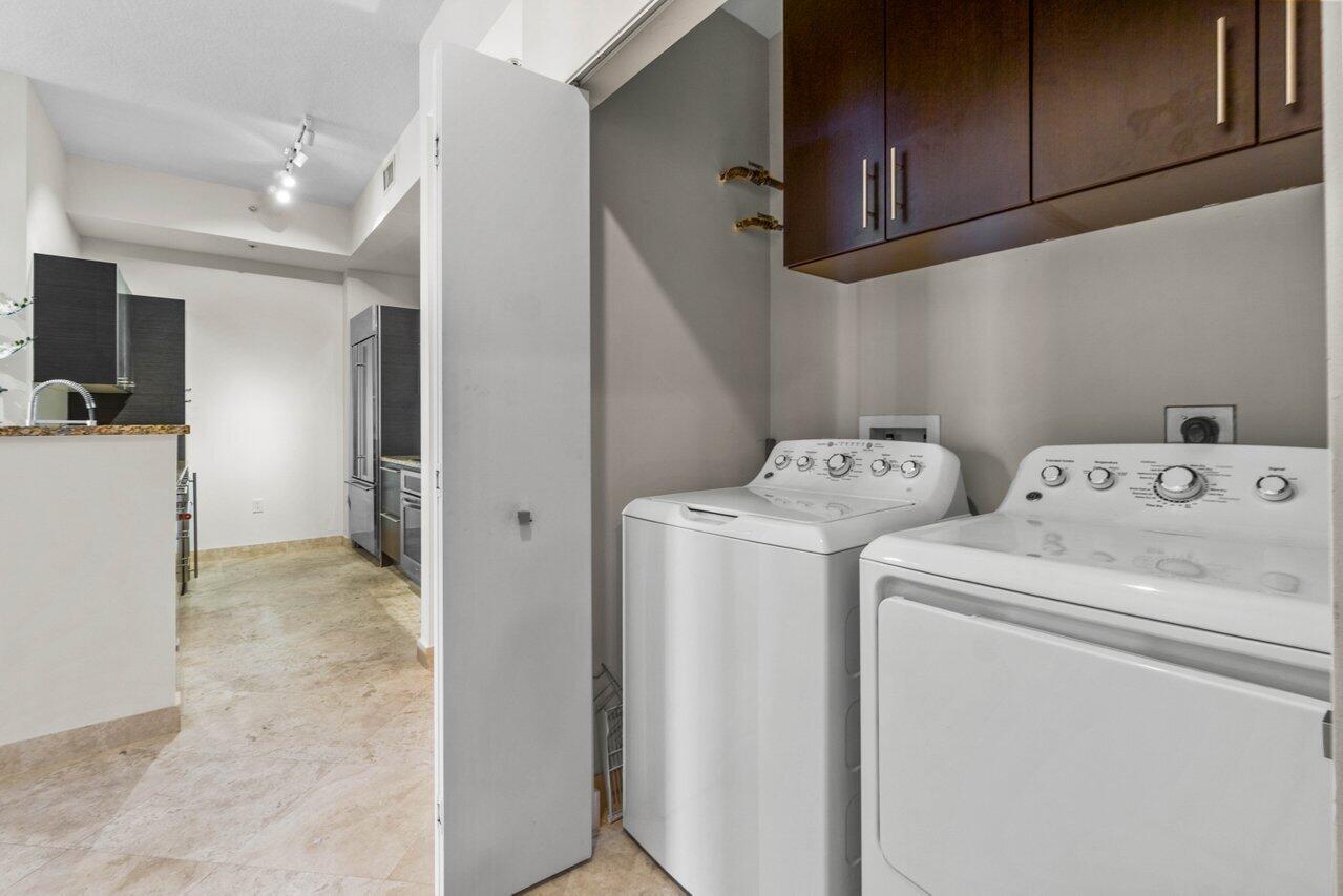 CITYPLACE SOUTH TOWER CONDO - Residential