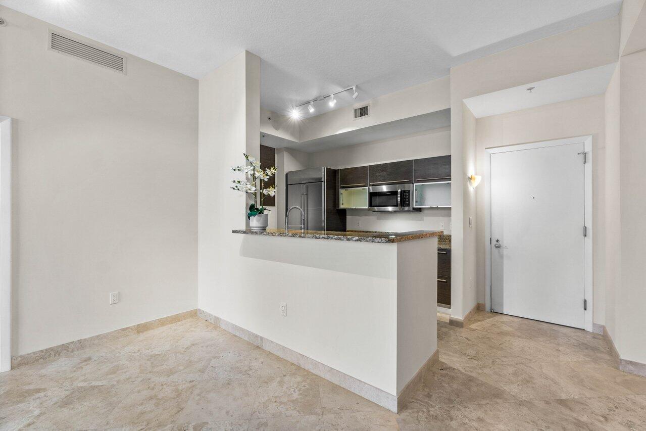 CITYPLACE SOUTH TOWER CONDO - Residential