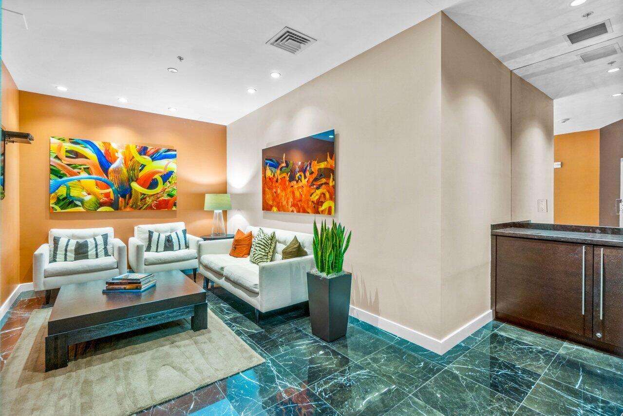 CITYPLACE SOUTH TOWER CONDO - Residential