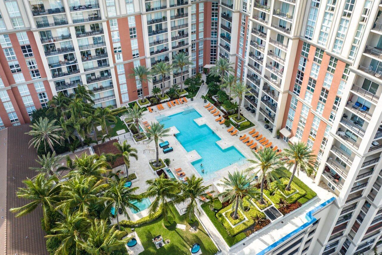 CITYPLACE SOUTH TOWER CONDO - Residential