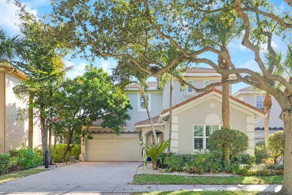 Photo of 104 Via Azurra, Jupiter, FL 33458 (MLS # R11146435)