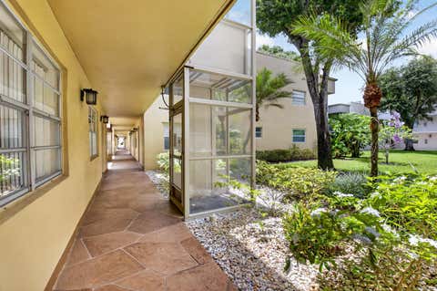 Tiny photo for 506 E Capri Road #506, Delray Beach, FL 33484 (MLS # B26039939)