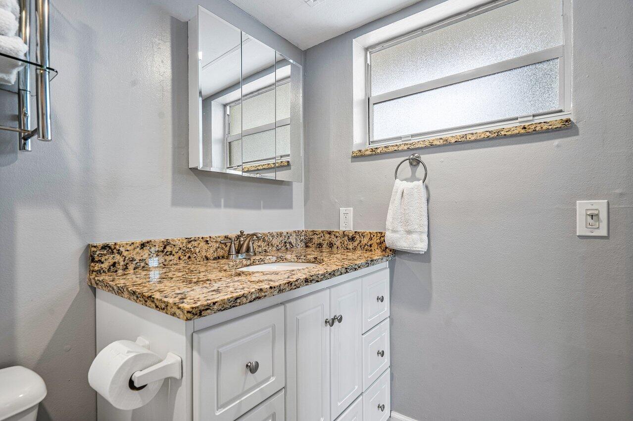 BEACH HOUSE CONDO - Residential